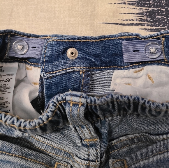 Old Navy Toddler Jeans - Picture 4 of 7